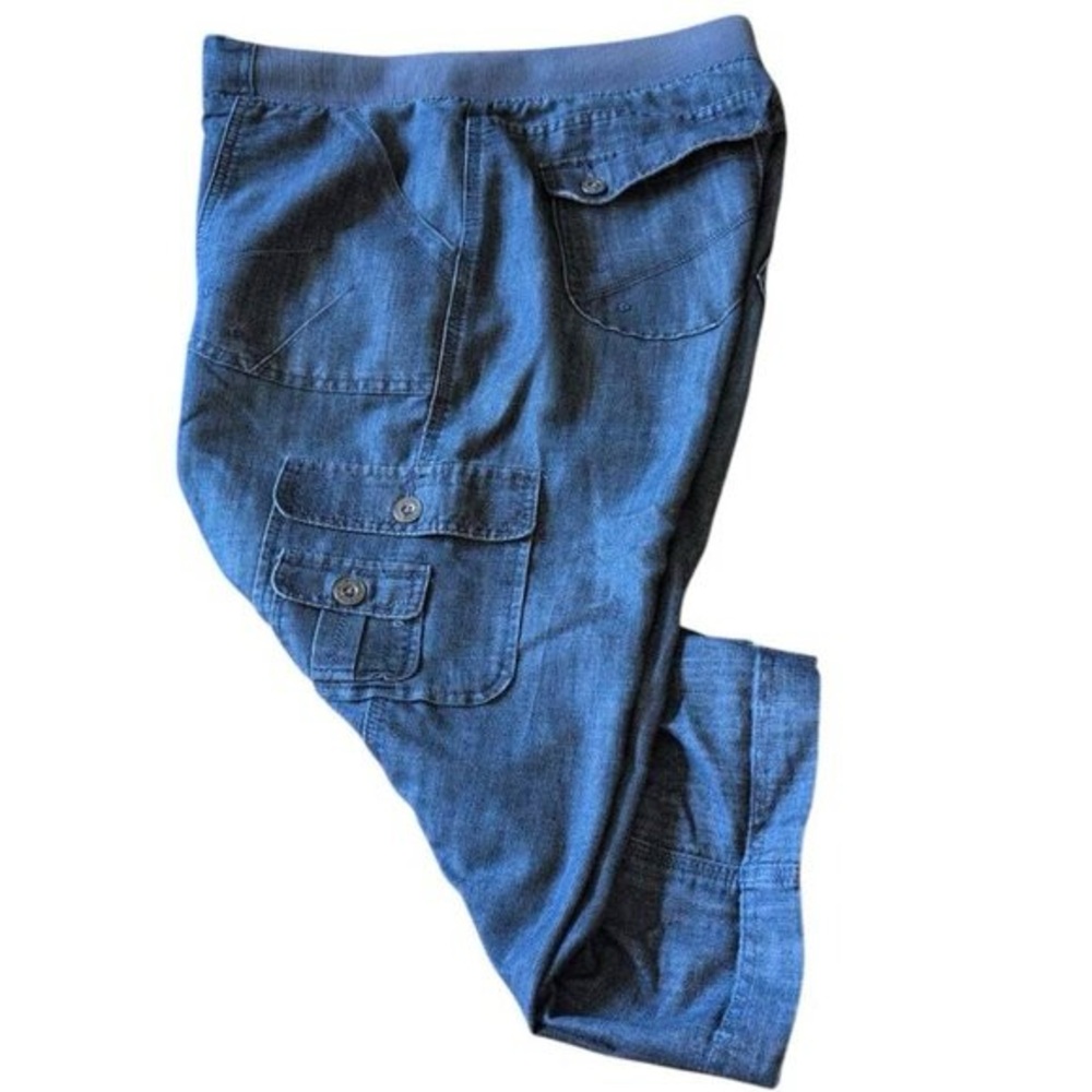 Lee Capri Natural Fit Just Below the waist Demin Cropped Cargo Straight Legs